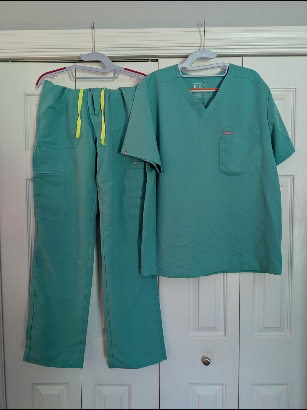 FIGS Surgical Green Scrub Top & Pants Set with Neon Drawstring